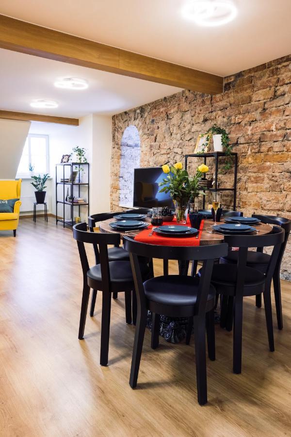 Rothko Apartment/8 Guests/4Bedrooms/Riga Old Town Exterior photo